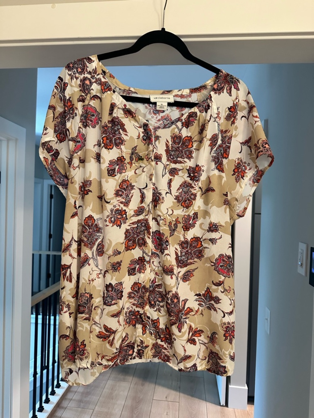 Liz Claiborne Cream Floral Short Sleeve Blouse with Red Accents